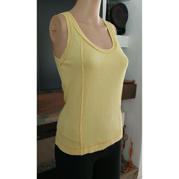 AEMI & CO Women's Small Yellow Knit Casual Light inside out look Tank Top New - Picture 4 of 13